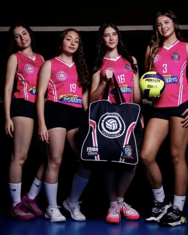 Uniforme de vôlei personalizado produzido pela Fourteam